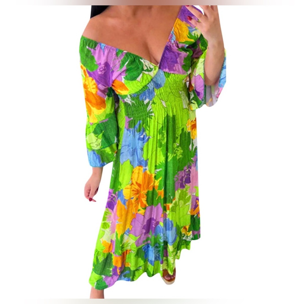 Chic Floral V Neck Maxi Dress
Gorgeous Maxi with elastic waistline